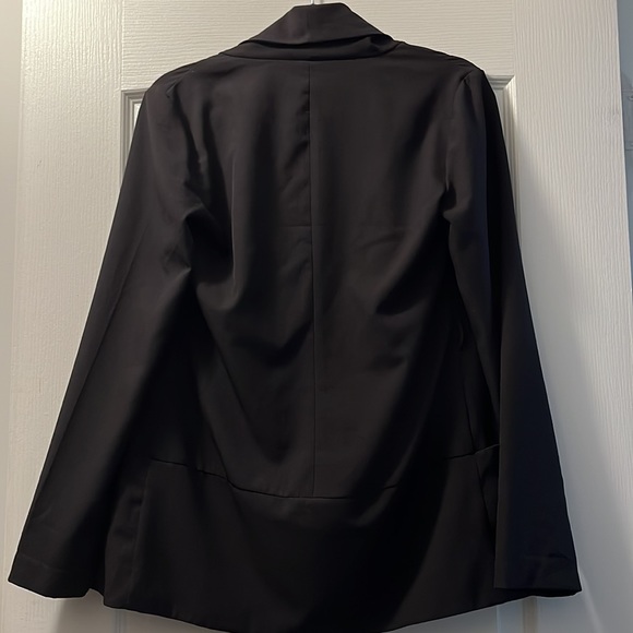 Blazer - Picture 3 of 3